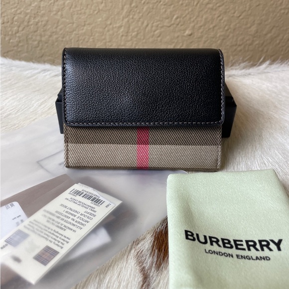 Burberry brand new leather tote bag black+small wallet bundle! 2250$ value - Picture 11 of 13